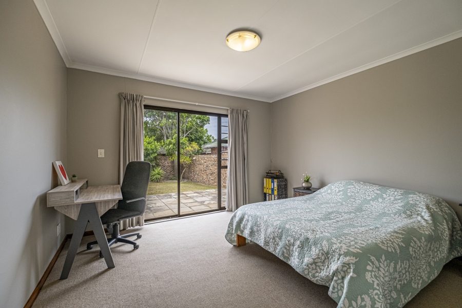 To Let 3 Bedroom Property for Rent in Summerstrand Eastern Cape